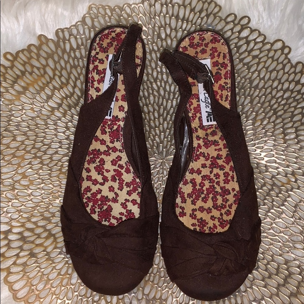 New American Eagle brown suede sling back wedges